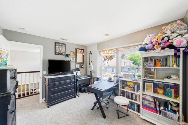 9033 Laguna Lake Way, Elk Grove, CA 95758