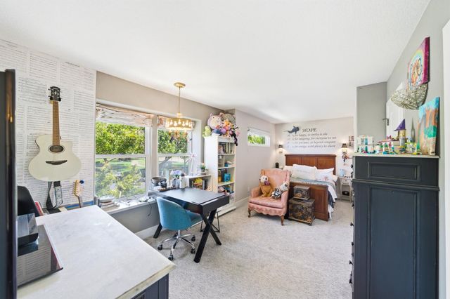 9033 Laguna Lake Way, Elk Grove, CA 95758