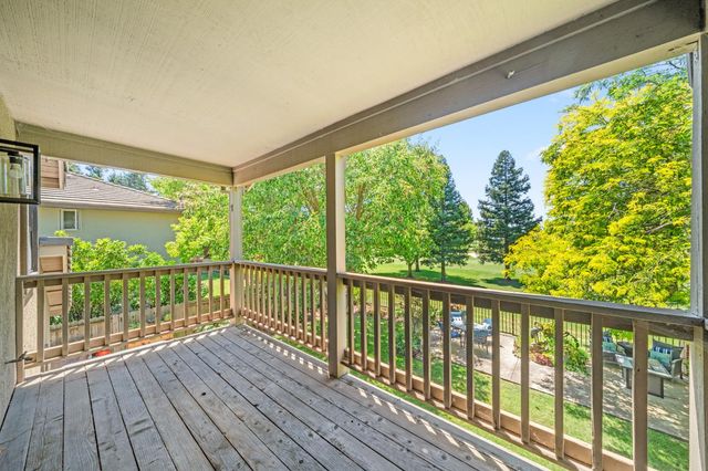 9033 Laguna Lake Way, Elk Grove, CA 95758