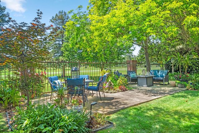 9033 Laguna Lake Way, Elk Grove, CA 95758