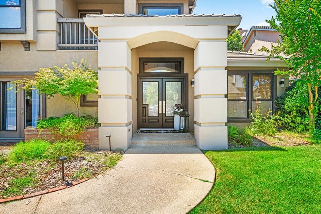 9033 Laguna Lake Way, Elk Grove, CA 95758