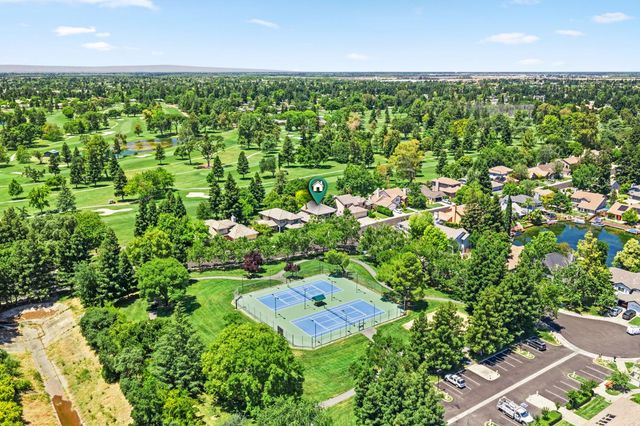 9033 Laguna Lake Way, Elk Grove, CA 95758