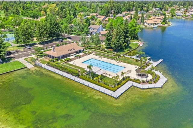 9033 Laguna Lake Way, Elk Grove, CA 95758