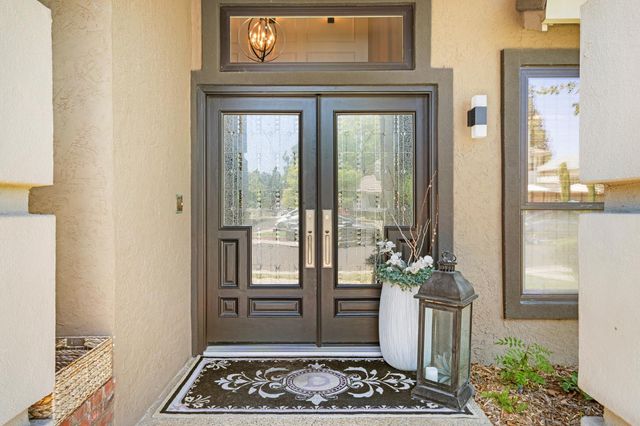 9033 Laguna Lake Way, Elk Grove, CA 95758