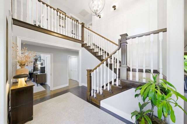9033 Laguna Lake Way, Elk Grove, CA 95758