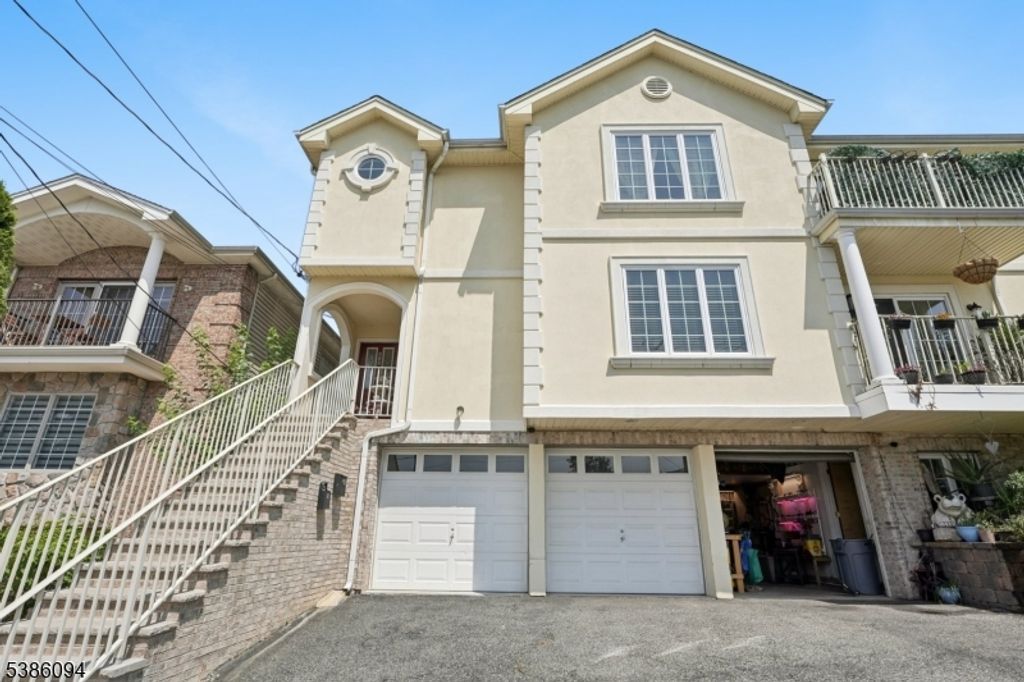 615 Prospect Ave, Fairview Boro, NJ 07022