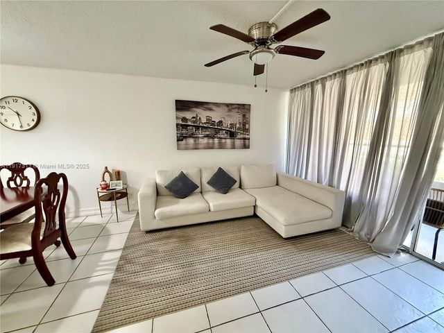 8246 NW 24th St 8246, Coral Springs, FL 33065