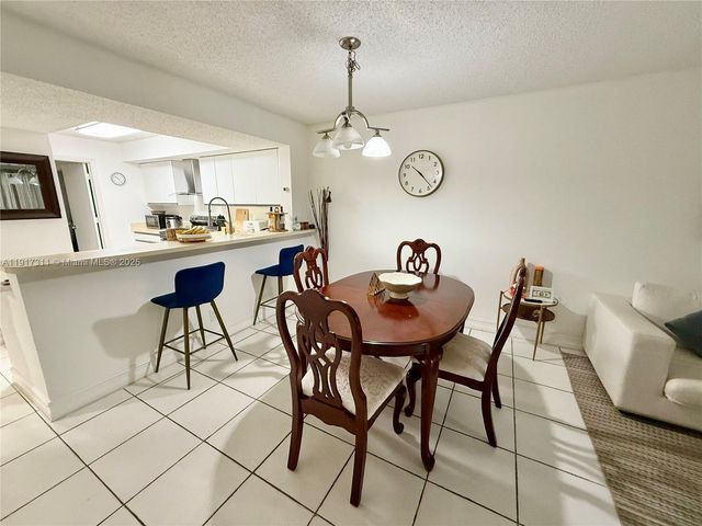 8246 NW 24th St 8246, Coral Springs, FL 33065