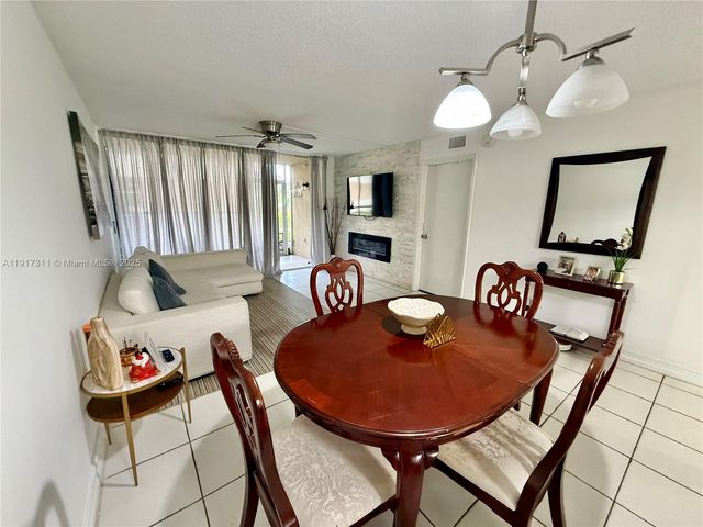 8246 NW 24th St 8246, Coral Springs, FL 33065