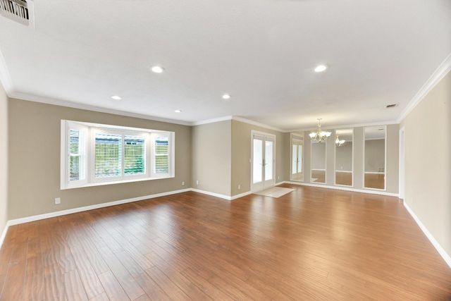 6420 Saint James Dr, Carmichael, CA 95608