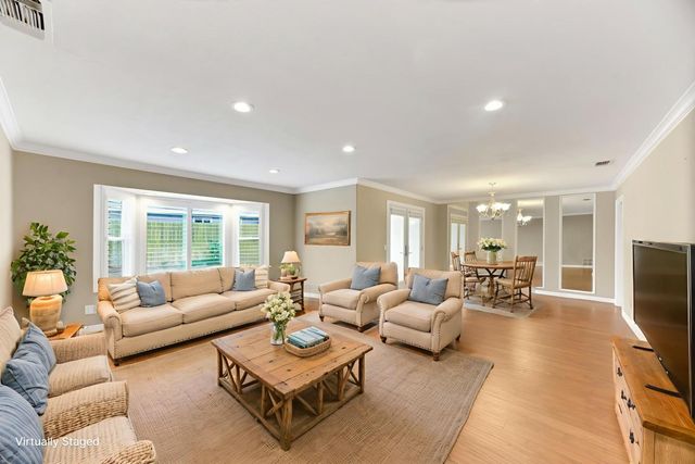 6420 Saint James Dr, Carmichael, CA 95608