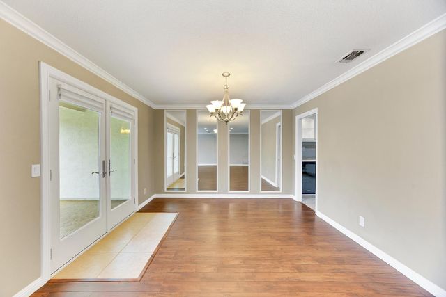 6420 Saint James Dr, Carmichael, CA 95608