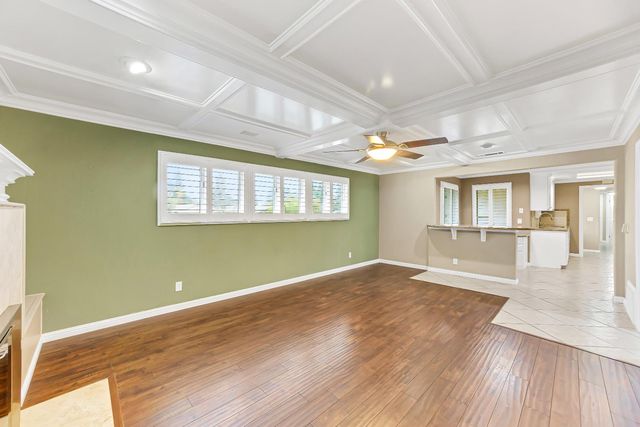 6420 Saint James Dr, Carmichael, CA 95608