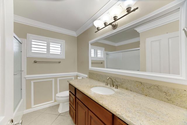 6420 Saint James Dr, Carmichael, CA 95608