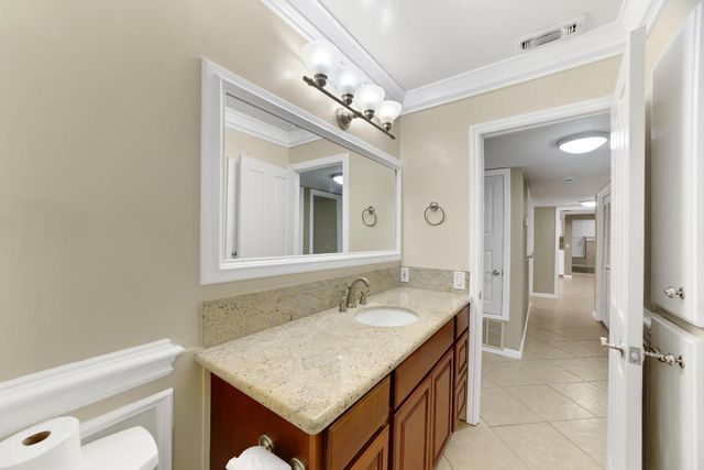 6420 Saint James Dr, Carmichael, CA 95608