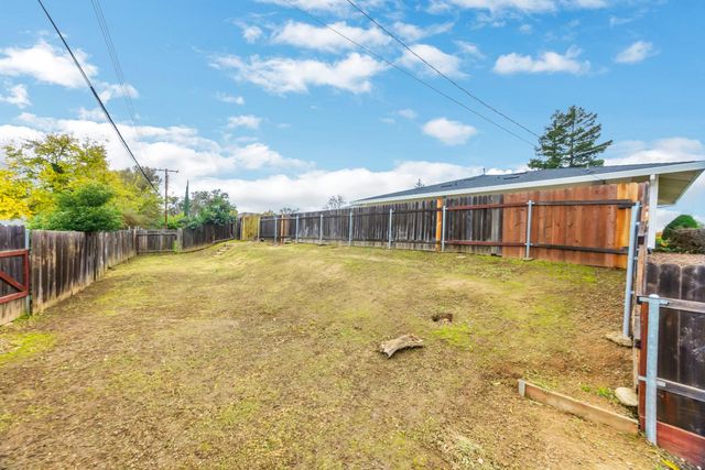 6420 Saint James Dr, Carmichael, CA 95608