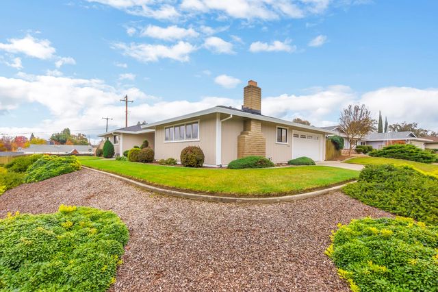 6420 Saint James Dr, Carmichael, CA 95608