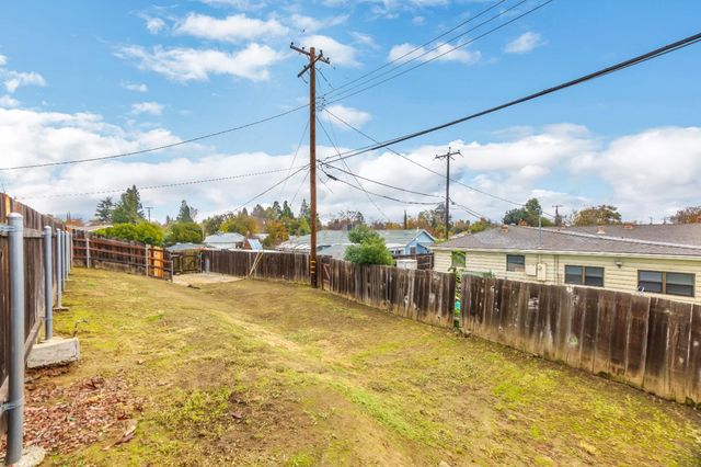 6420 Saint James Dr, Carmichael, CA 95608