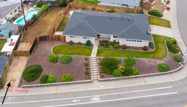 6420 Saint James Dr, Carmichael, CA 95608