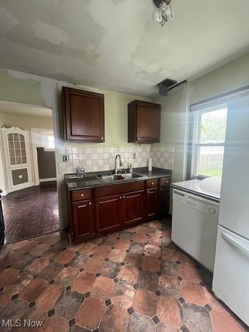 9722 Robinson Avenue, Garfield Heights, OH 44125