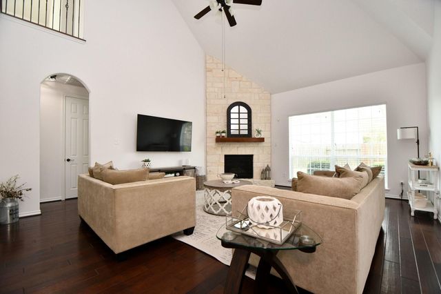 25618 Canyon Crossing Drive, Richmond, TX 77406