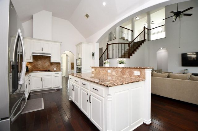 25618 Canyon Crossing Drive, Richmond, TX 77406