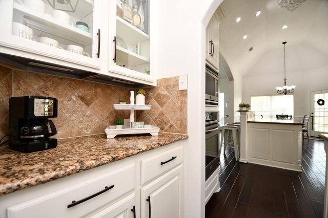 25618 Canyon Crossing Drive, Richmond, TX 77406