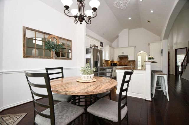 25618 Canyon Crossing Drive, Richmond, TX 77406