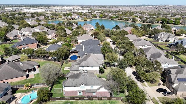 25618 Canyon Crossing Drive, Richmond, TX 77406