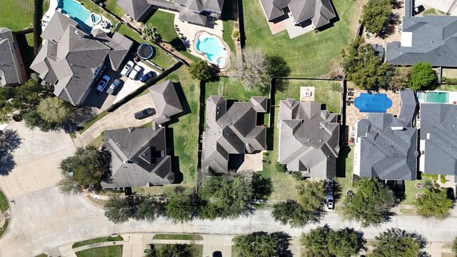 25618 Canyon Crossing Drive, Richmond, TX 77406