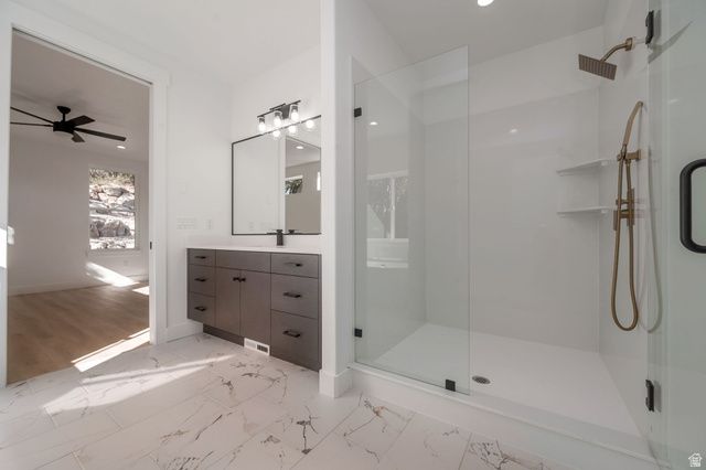 5619 S FOX CHASE DR, South Ogden, UT 84403