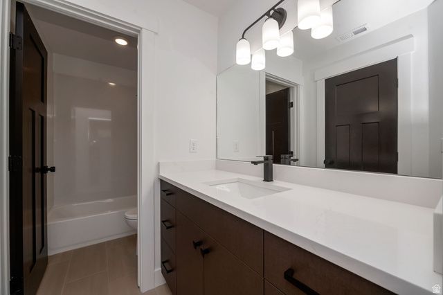 5619 S FOX CHASE DR, South Ogden, UT 84403