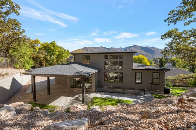 5619 S FOX CHASE DR, South Ogden, UT 84403