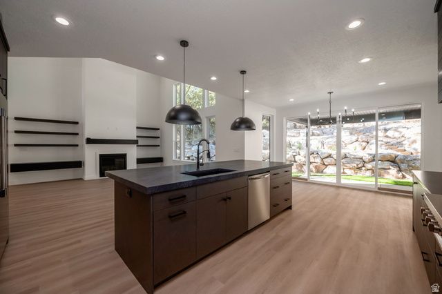 5619 S FOX CHASE DR, South Ogden, UT 84403