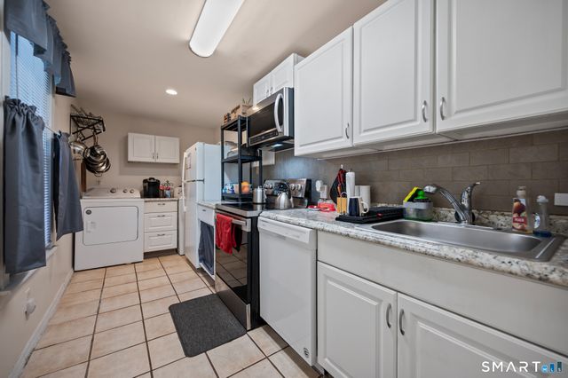 3 Flower Street, Middletown, CT 06457