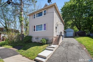 3 Flower Street, Middletown, CT 06457