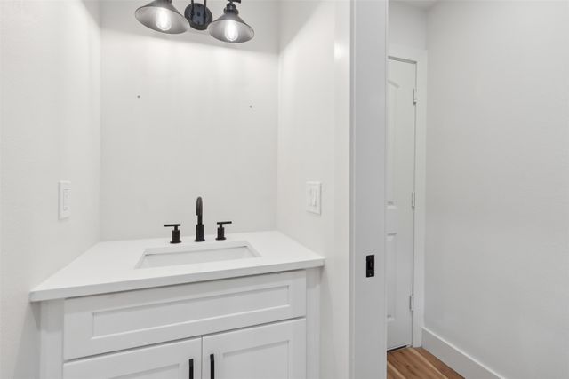 9905 Glenrio Lane, Dallas, TX 75220