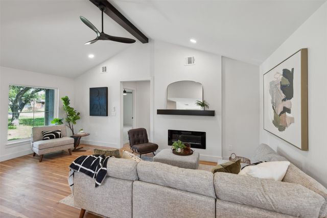 9905 Glenrio Lane, Dallas, TX 75220