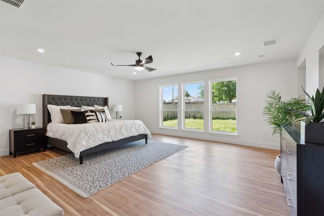 9905 Glenrio Lane, Dallas, TX 75220