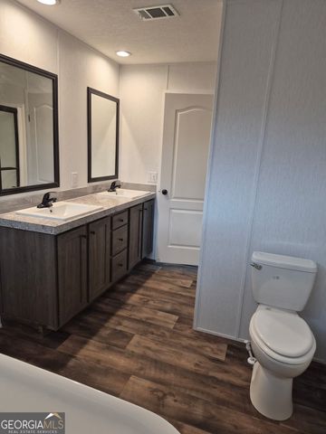 354 Green Meadows Drive, Hartwell, GA 30643