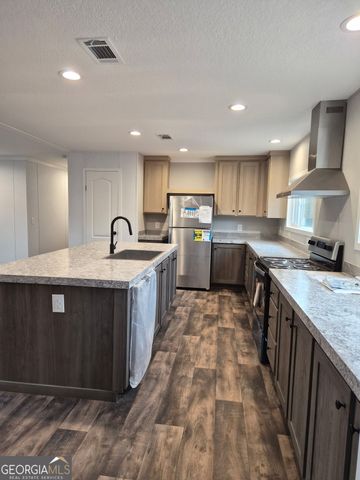 354 Green Meadows Drive, Hartwell, GA 30643