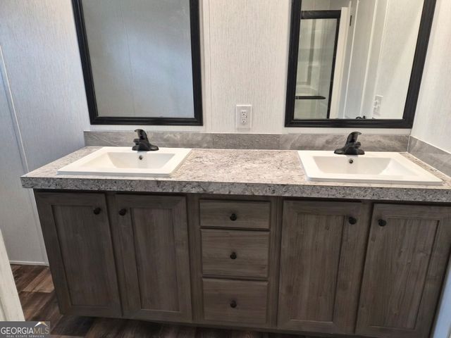 354 Green Meadows Drive, Hartwell, GA 30643