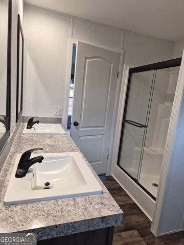 354 Green Meadows Drive, Hartwell, GA 30643