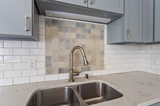 3011 17th Avenue S, Minneapolis, MN 55407