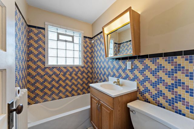 3011 17th Avenue S, Minneapolis, MN 55407