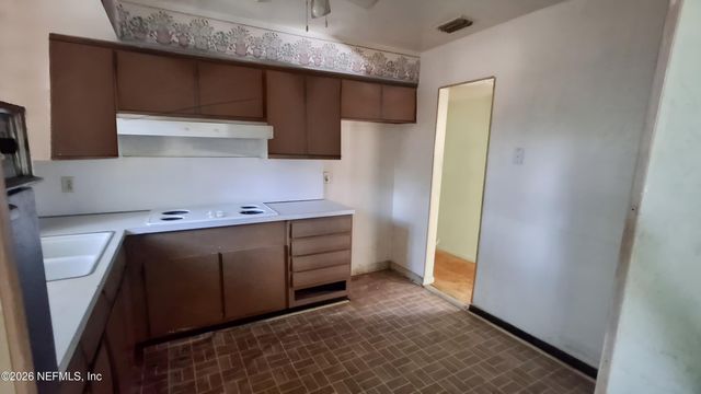 7619 WYCOMBE Drive N, Jacksonville, FL 32277