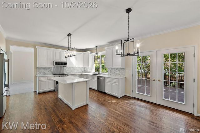 3379 Seminole Court, Rochester Hills, MI 48309