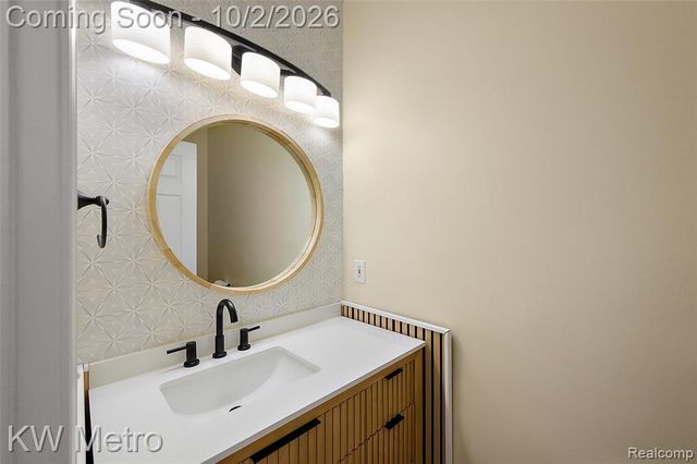 3379 Seminole Court, Rochester Hills, MI 48309