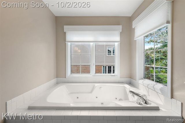 3379 Seminole Court, Rochester Hills, MI 48309