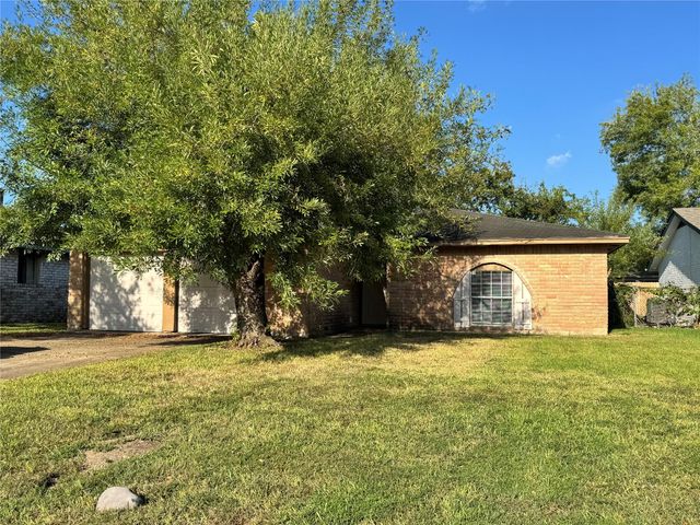 16607 Barcelona Drive, Friendswood, TX 77546